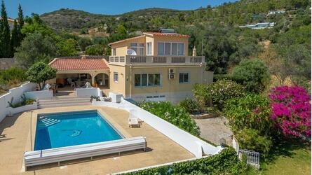 Villa com 3 quartos à venda em Santa Bárbara de Nexe