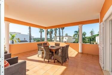 4 Bedroom Villa For Sale in Almancil