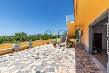 4 Bedroom Villa For Sale in Estoi