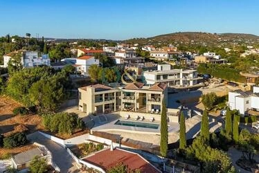 4 Bedroom Villa For Sale in Loulé (São Clemente)