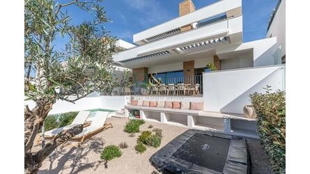 4 Bedroom Villa For Sale in Quarteira