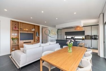 4 Bedroom Villa For Sale in Quarteira