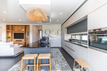 4 Bedroom Villa For Sale in Quarteira