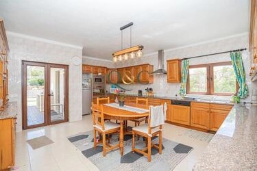 4 Bedroom Villa For Sale in Quarteira