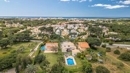 4 Bedroom Villa For Sale in Quarteira