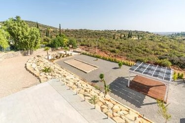 4 Bedroom Villa For Sale in Santa Bárbara de Nexe