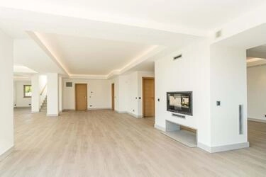 4 Bedroom Villa For Sale in Santa Bárbara de Nexe