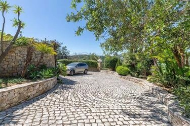 4 Bedroom Villa For Sale in Santa Bárbara de Nexe