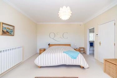 4 Bedroom Villa For Sale in Santa Bárbara de Nexe