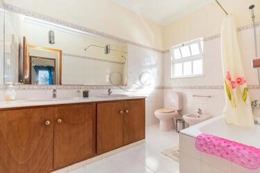 4 Bedroom Villa For Sale in Santa Bárbara de Nexe