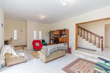 4 Bedroom Villa For Sale in Santa Bárbara de Nexe