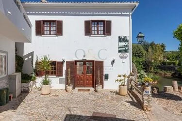 4 Bedroom Villa For Sale in Alte