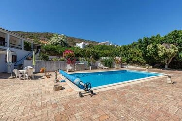 4 Bedroom Villa For Sale in Alte