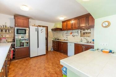 4 Bedroom Villa For Sale in Alte