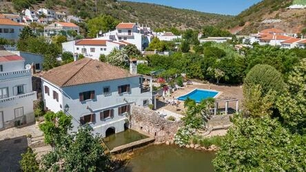4 Bedroom Villa For Sale in Alte