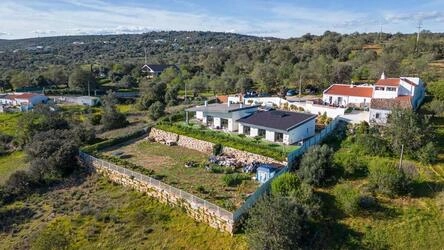 4 Bedroom Villa For Sale in Querença