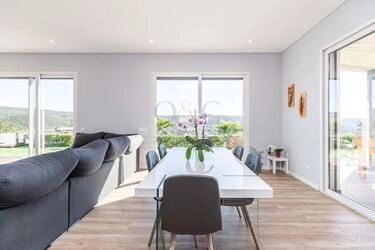 4 Bedroom Villa For Sale in Querença