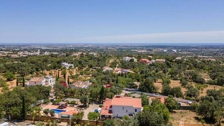 4 Bedroom Villa For Sale in Santa Bárbara de Nexe