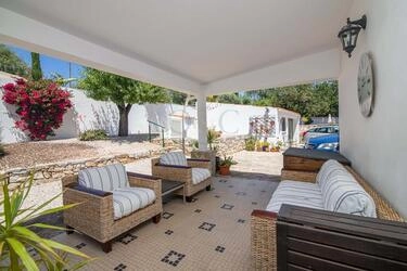 4 Bedroom Villa For Sale in Santa Bárbara de Nexe