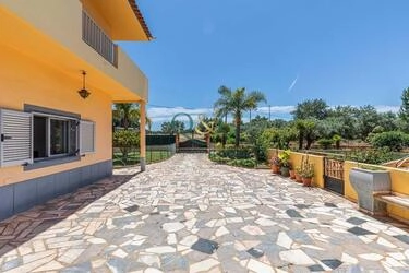 Villa avec 4 chambres à vendre à Estoi