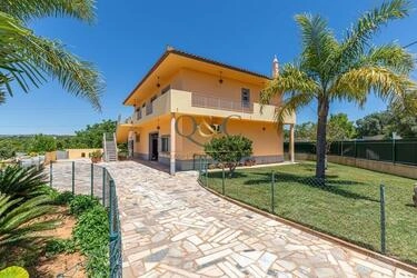 Villa avec 4 chambres à vendre à Estoi