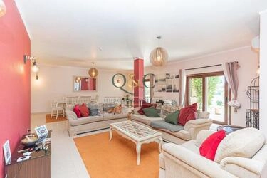 Villa avec 4 chambres à vendre à Quarteira