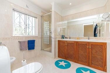 Villa avec 4 chambres à vendre à Santa Bárbara de Nexe