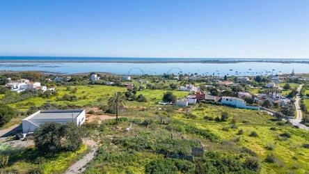 Propriété unique avec vue sur la mer à Ria Formosa, près d'O