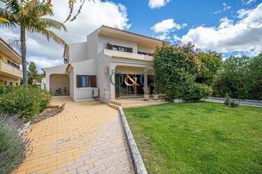 Villa com 4 quartos à venda em Quarteira