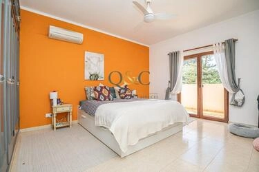 Villa com 4 quartos à venda em Quarteira