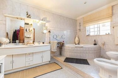 Villa com 4 quartos à venda em Santa Bárbara de Nexe