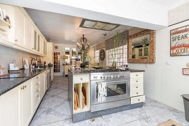 Villa com 4 quartos à venda em Santa Bárbara de Nexe