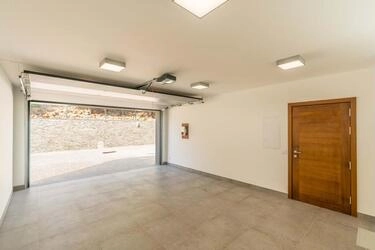 Villa com 4 quartos à venda em Santa Bárbara de Nexe