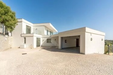 Villa com 4 quartos à venda em Santa Bárbara de Nexe