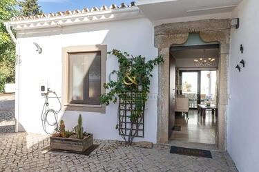 Villa com 4 quartos à venda em Santa Bárbara de Nexe
