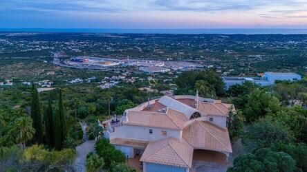 Villa com 4 quartos à venda em Santa Bárbara de Nexe