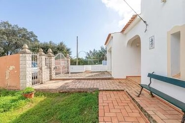 Villa com 4 quartos à venda em Santa Bárbara de Nexe