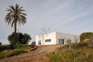 Propriedade única com vista para o mar na Ria Formosa, perto
