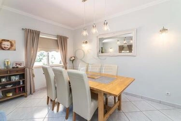 Villa com 4 quartos à venda em Santa Bárbara de Nexe