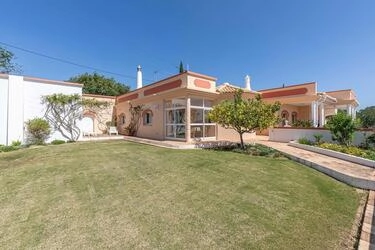5 Bedroom Villa For Sale in São Brás de Alportel