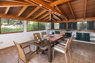 5 Bedroom Villa For Sale in Santa Bárbara de Nexe