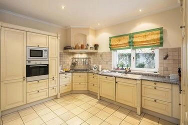 5 Bedroom Villa For Sale in Santa Bárbara de Nexe