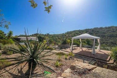 5 Bedroom Villa For Sale in Conceição