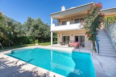 Villa com 5 quartos à venda em Santa Bárbara de Nexe