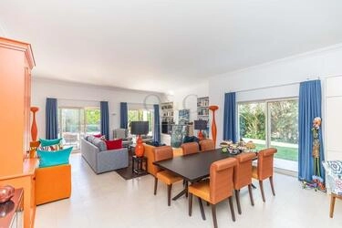 Villa com 5 quartos à venda em Santa Bárbara de Nexe