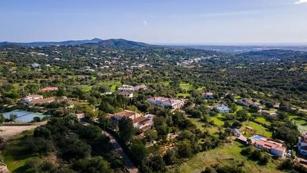 6 Bedroom Villa For Sale in Santa Bárbara de Nexe