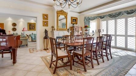 6 Bedroom Villa For Sale in Santa Bárbara de Nexe