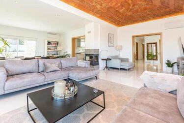6 Bedroom Villa For Sale in São Brás de Alportel