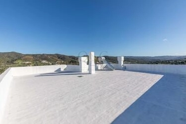 7 Bedroom Villa For Sale in Salir