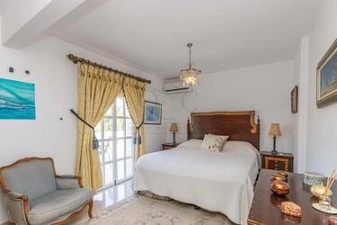 7 Bedroom Villa For Sale in Moncarapacho
